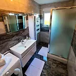 3 Bedroom Lovely In * Pula