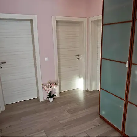 Stunning In With Wifi Appartement Pula