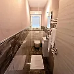 Апартаменты 3 Bedroom Lovely In *