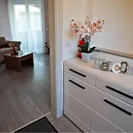 3 Bedroom Lovely In Пула