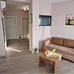 公寓 3 Bedroom Lovely In