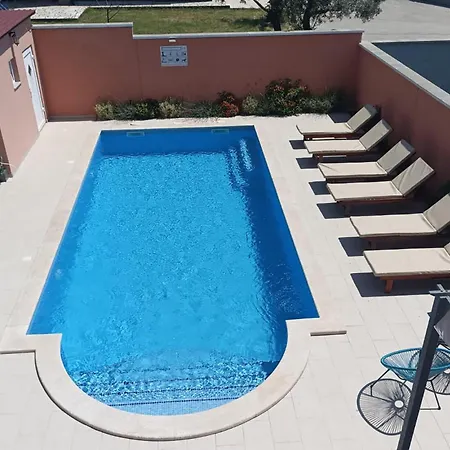 Stunning In With Wifi Apartmán Pula