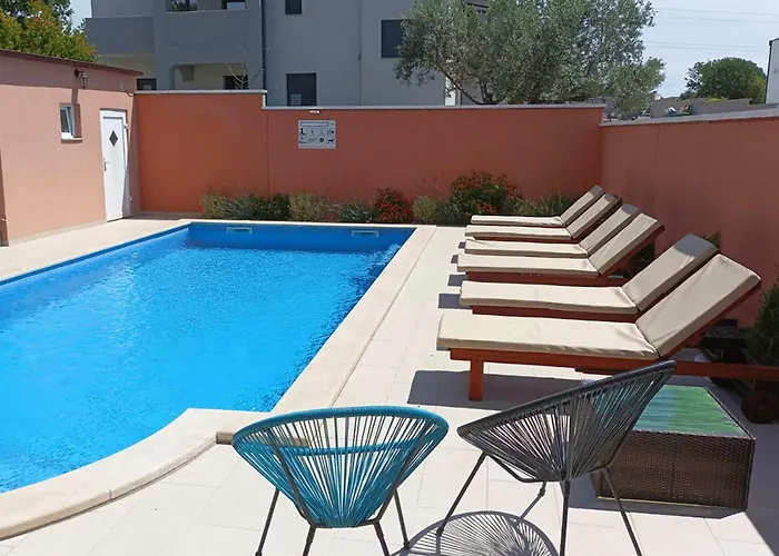 Stunning In With Wifi Apartment Pula