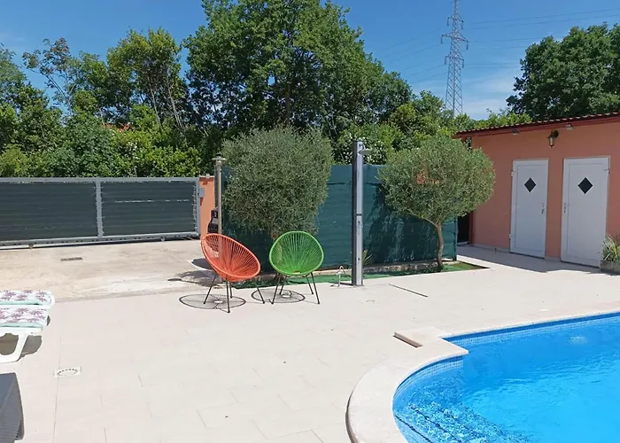 Stunning In With Wifi Apartment Pula